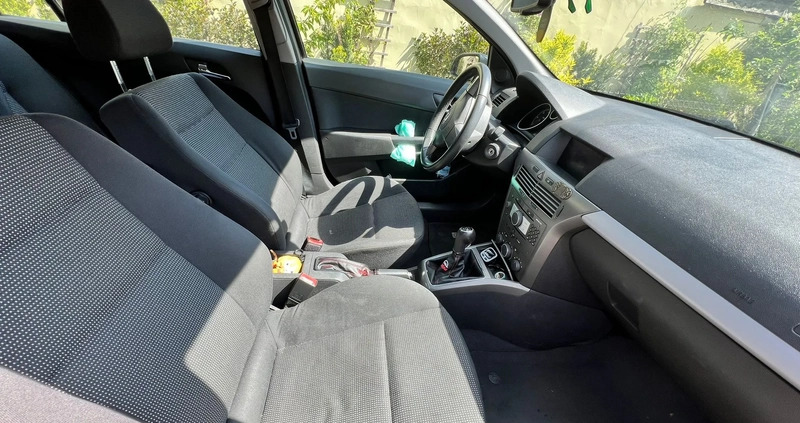 Opel Astra cena 12500 przebieg: 211115, rok produkcji 2006 z Sławno małe 79